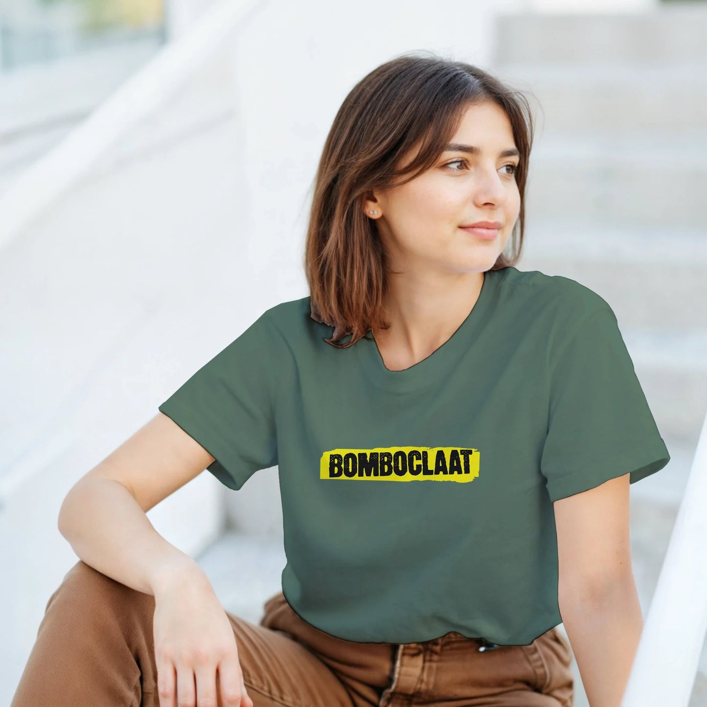 Bomboclaat | Unisex t - skjorte med klassisk passform - Print Material - Iskyns.no