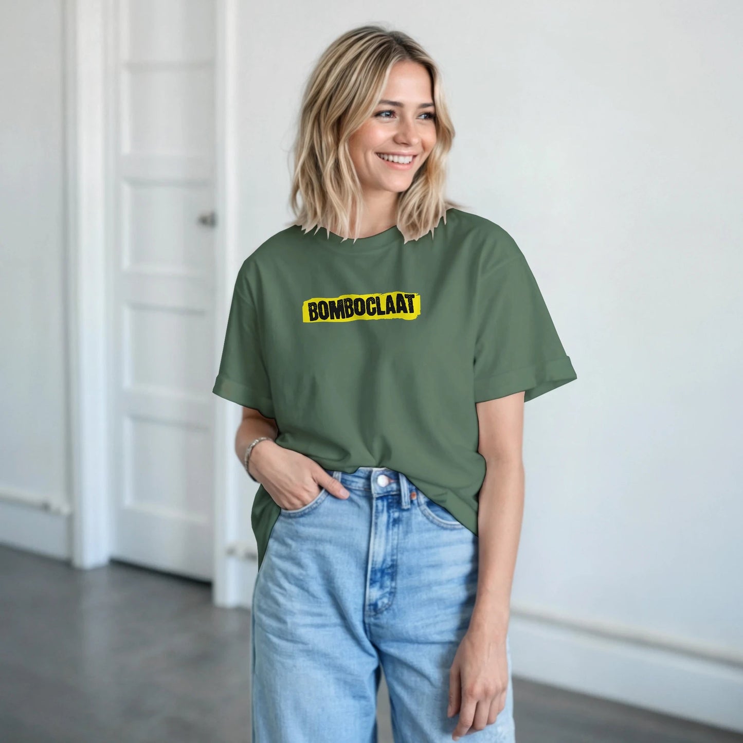 Bomboclaat | Unisex t - skjorte med klassisk passform - Print Material - Iskyns.no