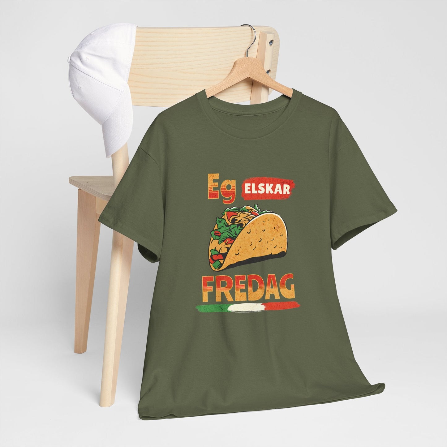 Eg elskar taco fredag | Unisex t - skjorte med klassisk passform - T-Shirt - Iskyns.no