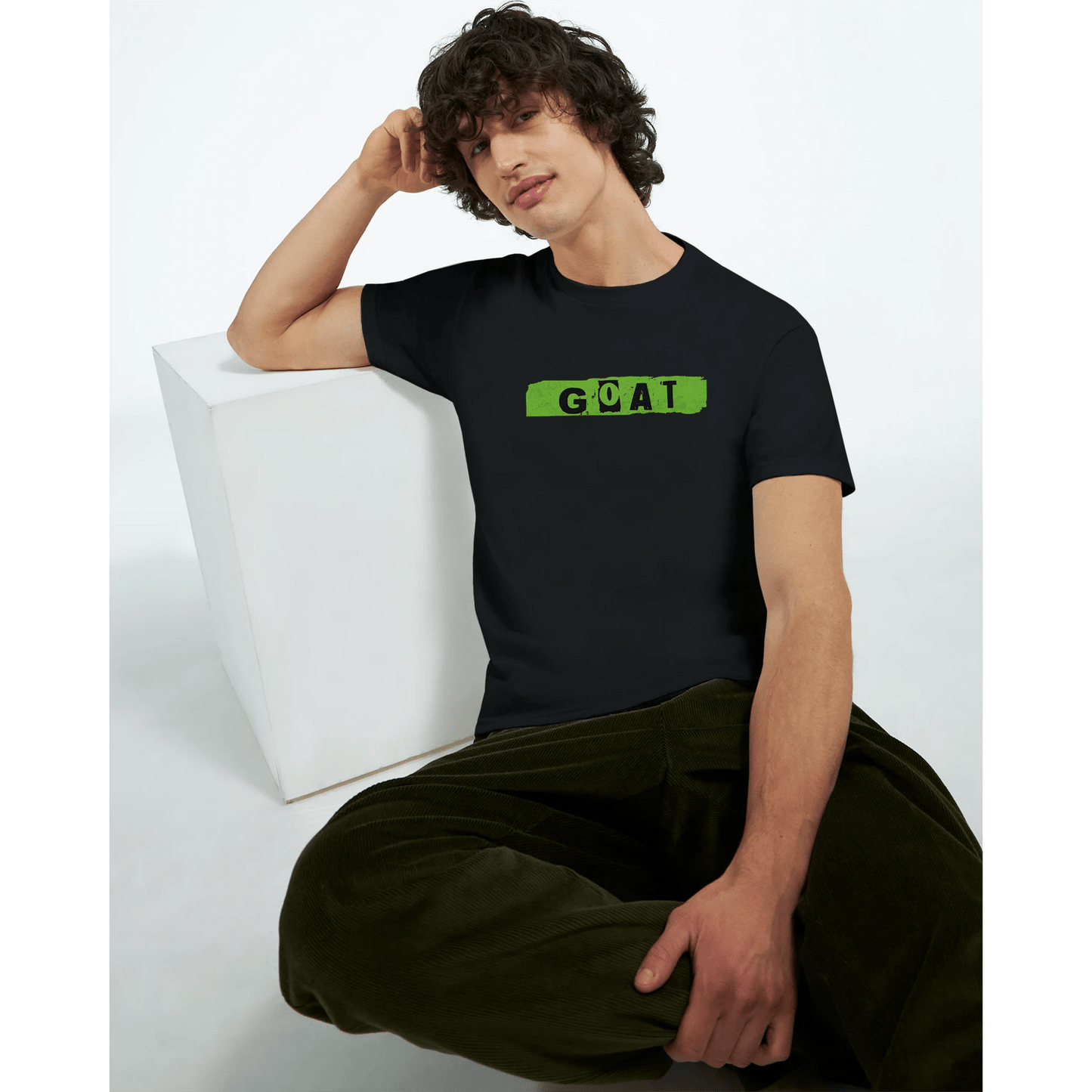 GOAT | Unisex t - skjorte med klassisk passform - Print Material - Iskyns.no