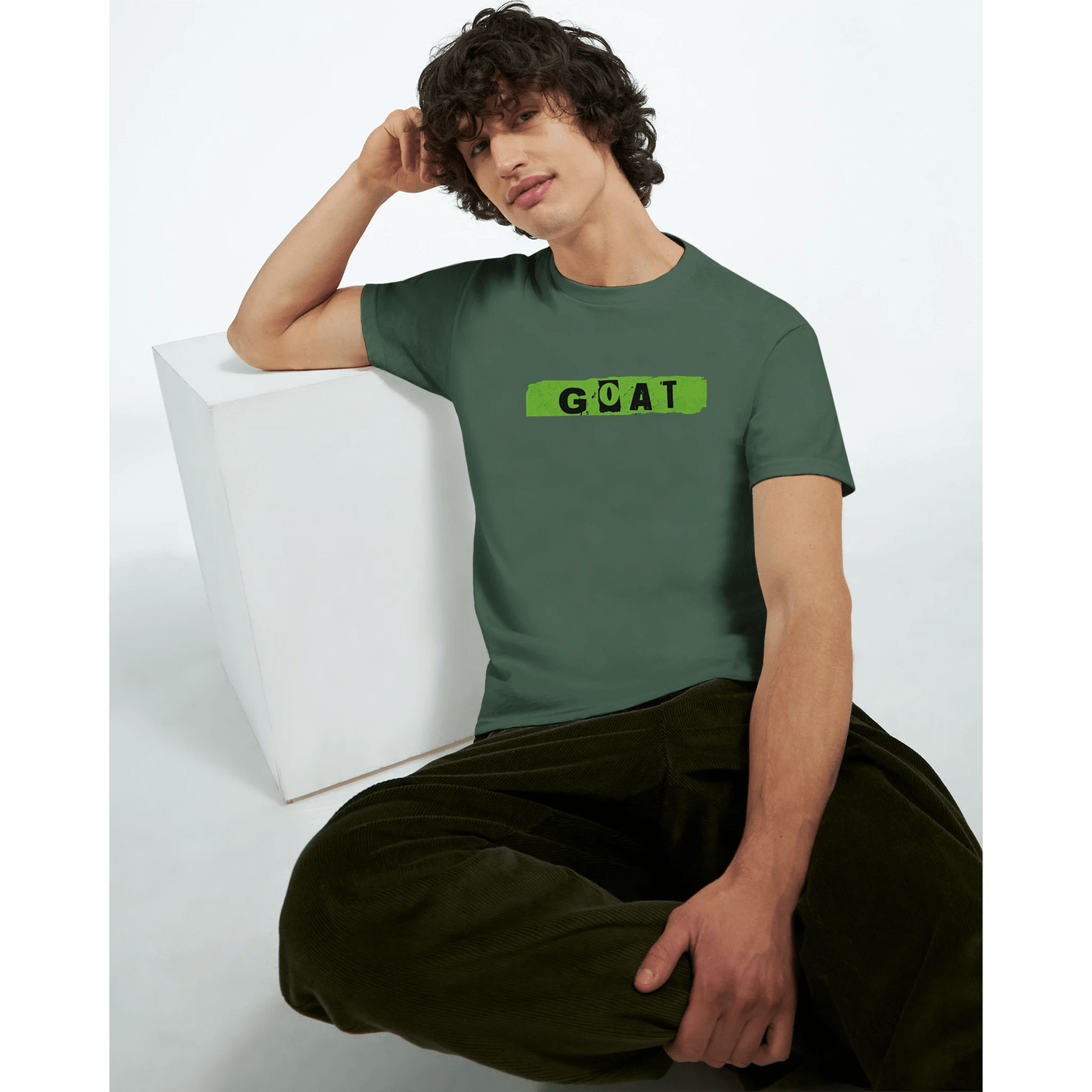 GOAT | Unisex t - skjorte med klassisk passform - Print Material - Iskyns.no