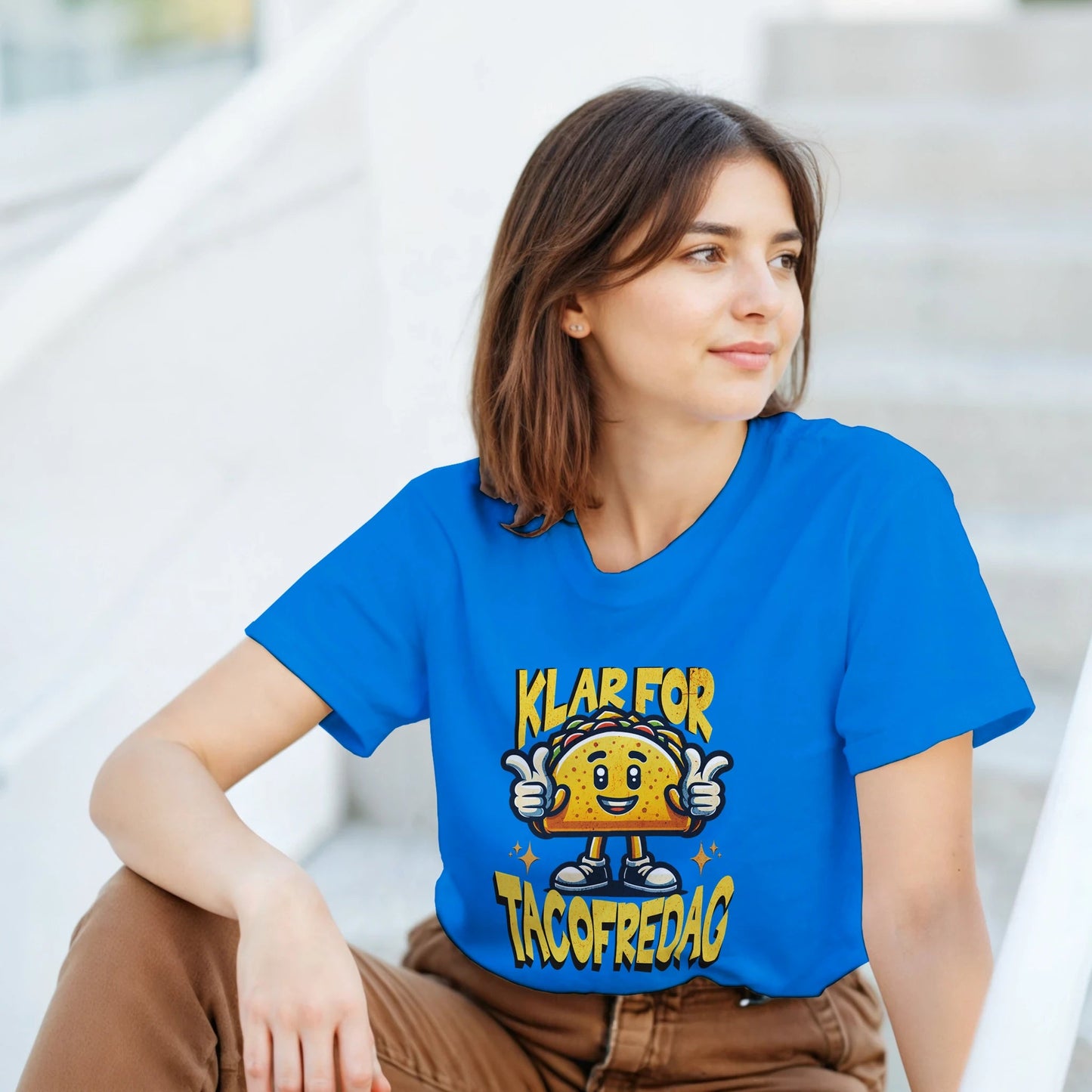 Klar for Tacofredag | Unisex t - skjorte med klassisk passform - Print Material - Iskyns.no