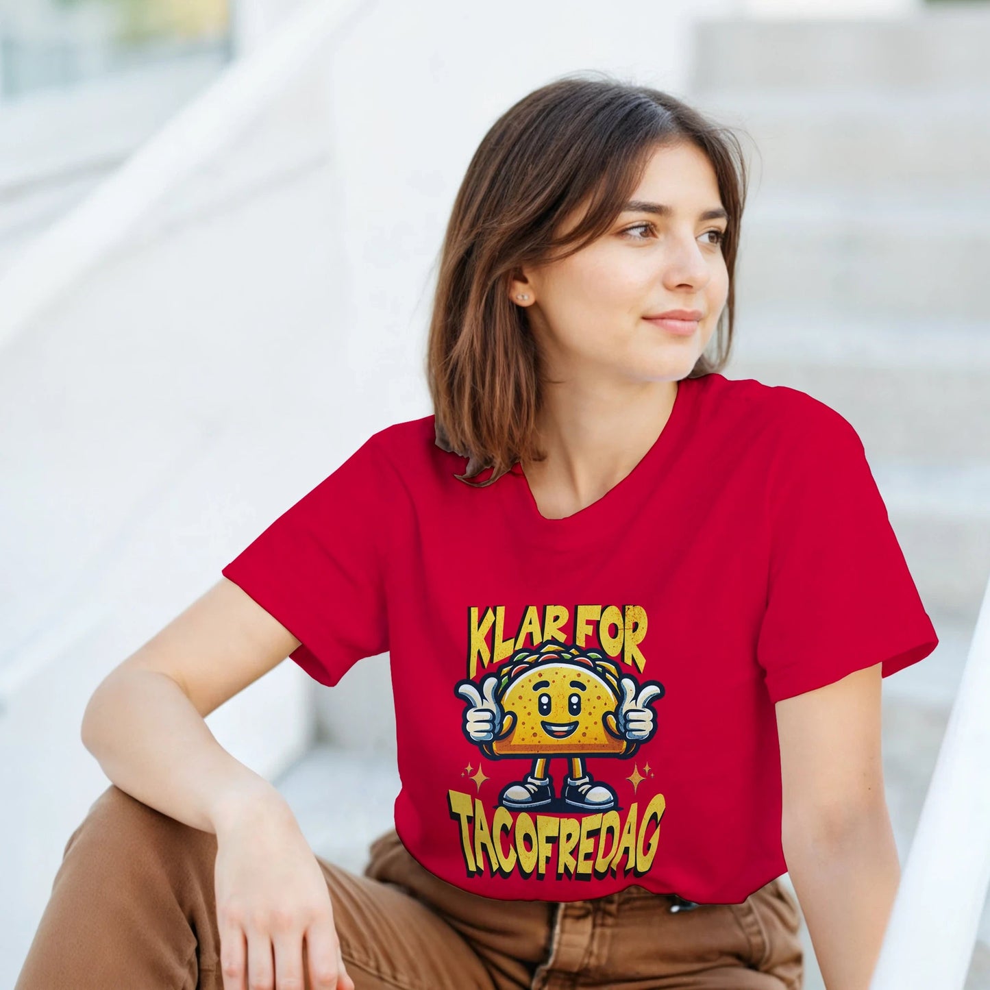 Klar for Tacofredag | Unisex t - skjorte med klassisk passform - Print Material - Iskyns.no