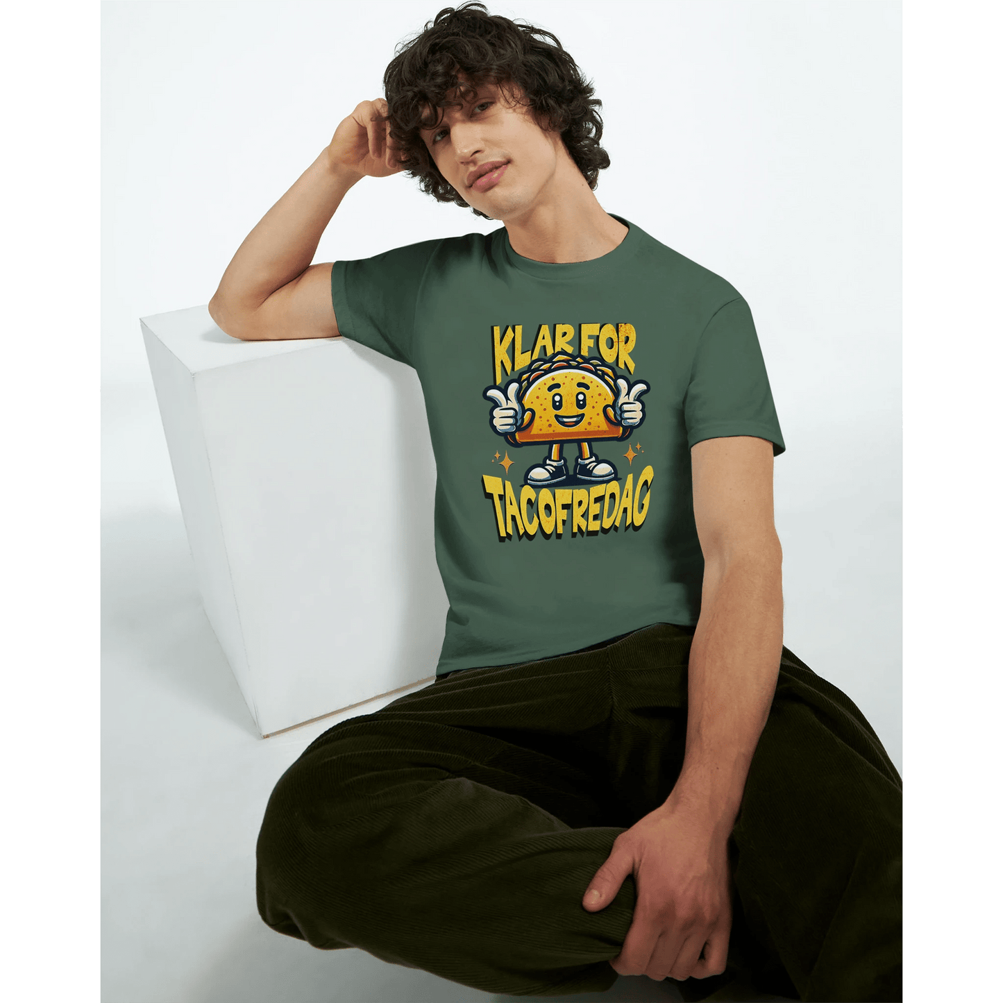 Klar for Tacofredag | Unisex t - skjorte med klassisk passform - Print Material - Iskyns.no