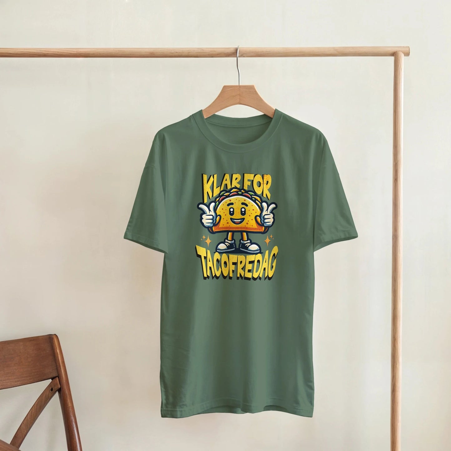 Klar for Tacofredag | Unisex t - skjorte med klassisk passform - Print Material - Iskyns.no