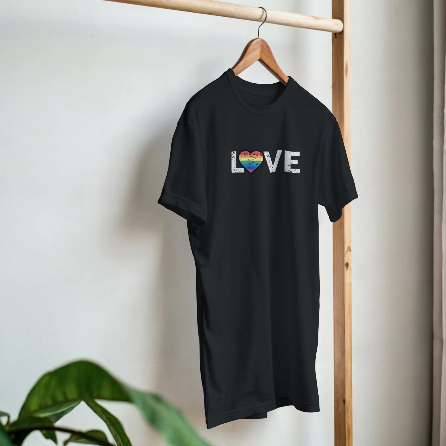 LOVE | Unisex t - skjorte med klassisk passform - Print Material - Iskyns.no