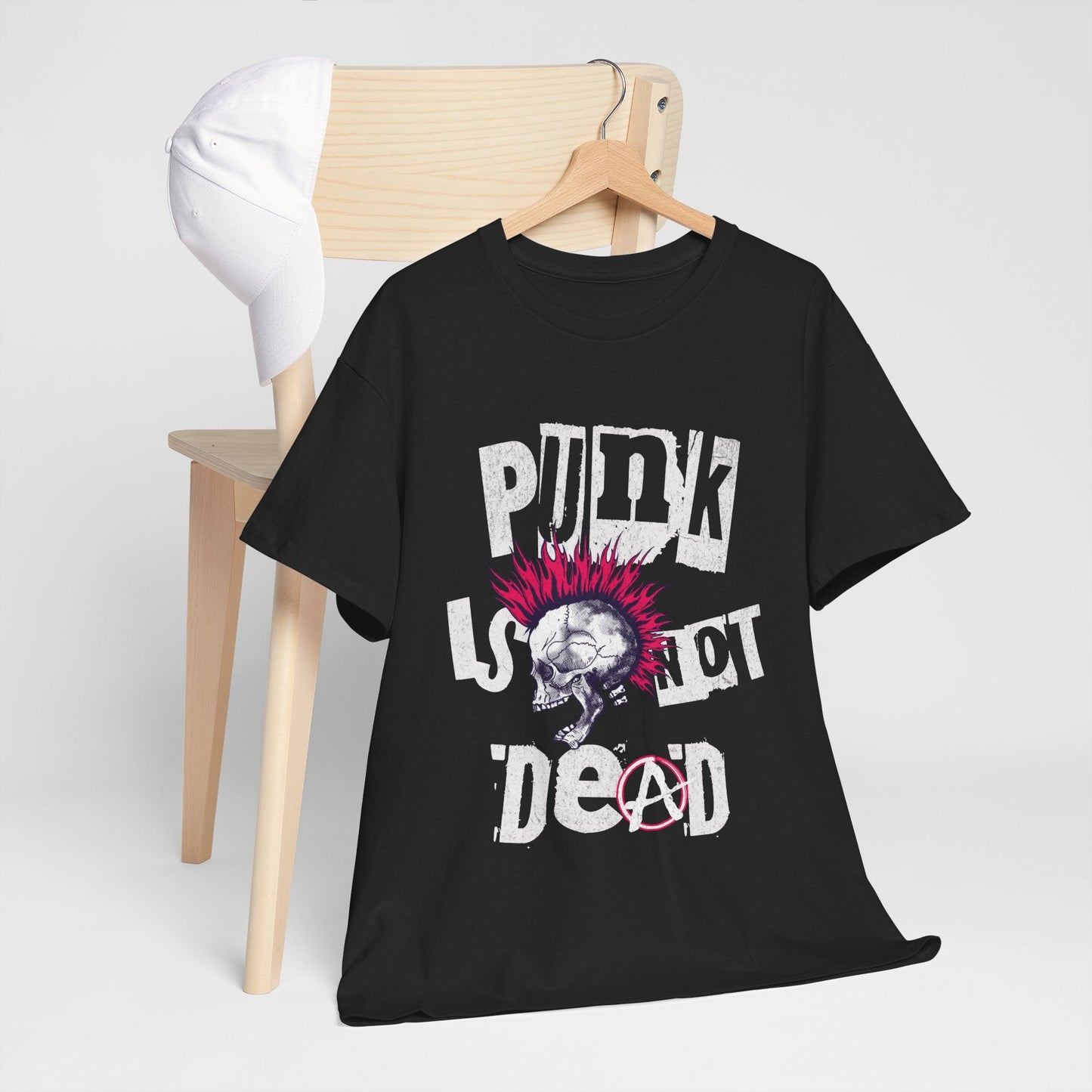 Punk Is Not Dead | Mohawk hodeskalle t - skjorte - T-Shirt - Iskyns.no