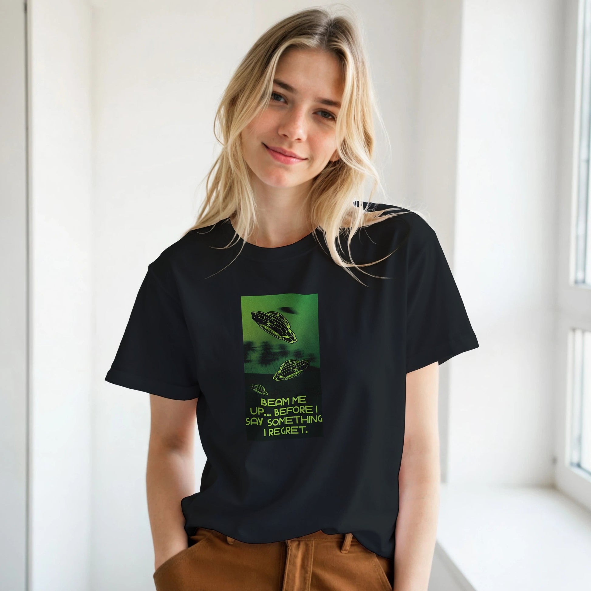 Beam Me Up | Unisex T - skjorte med klassisk passform - T-Shirt - Iskyns.no
