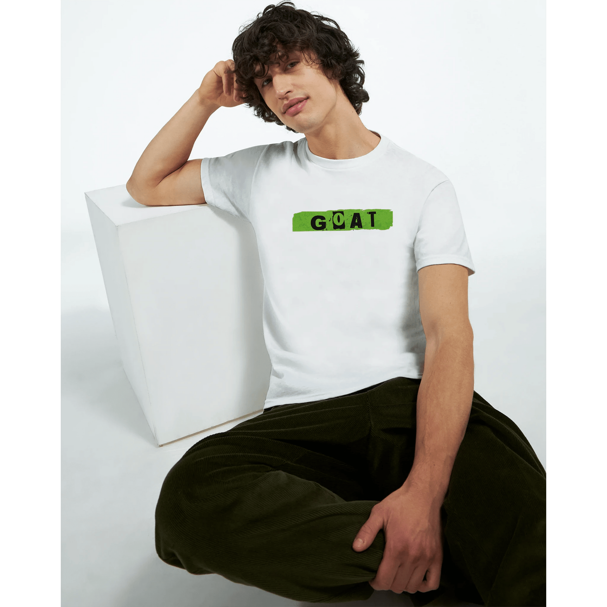 GOAT | Unisex t - skjorte med klassisk passform - Print Material - Iskyns.no