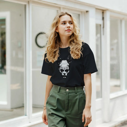 Nordens Sorte Enke | Unisex t - skjorte med klassisk passform - Print Material - Iskyns.no