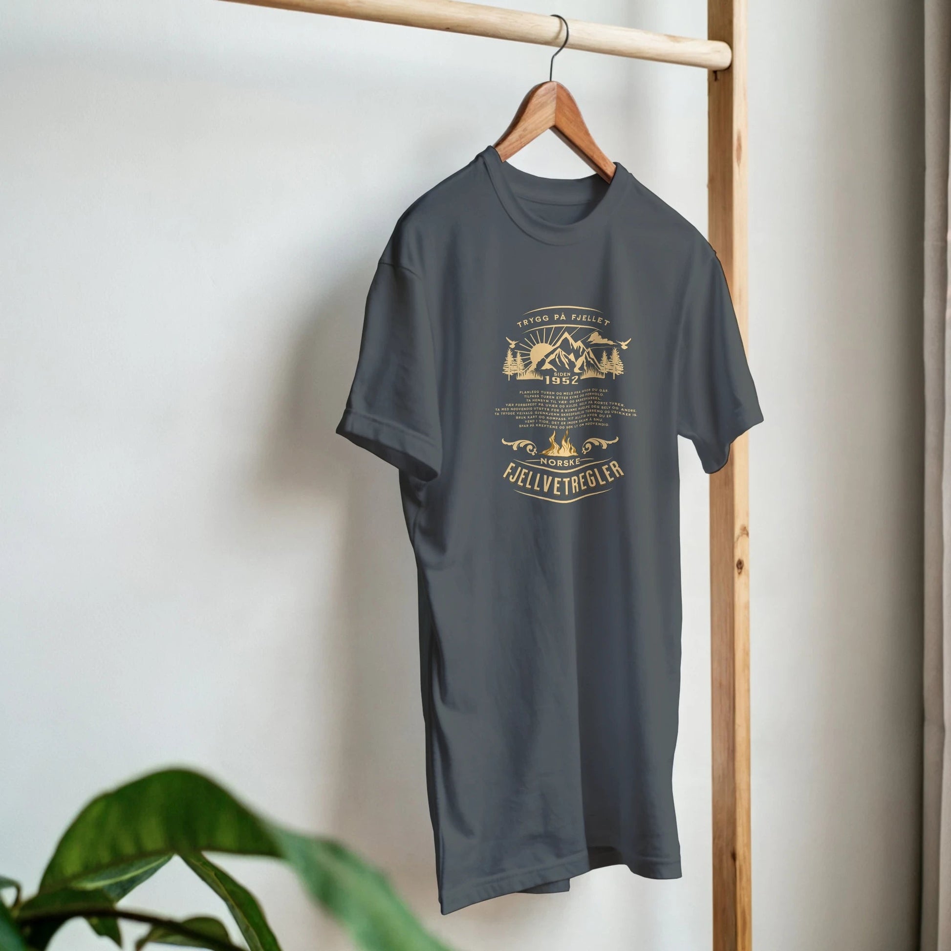 Norske fjellvettregler siden 1957 | Unisex t - skjorte med klassisk passform - Print Material - Iskyns.no