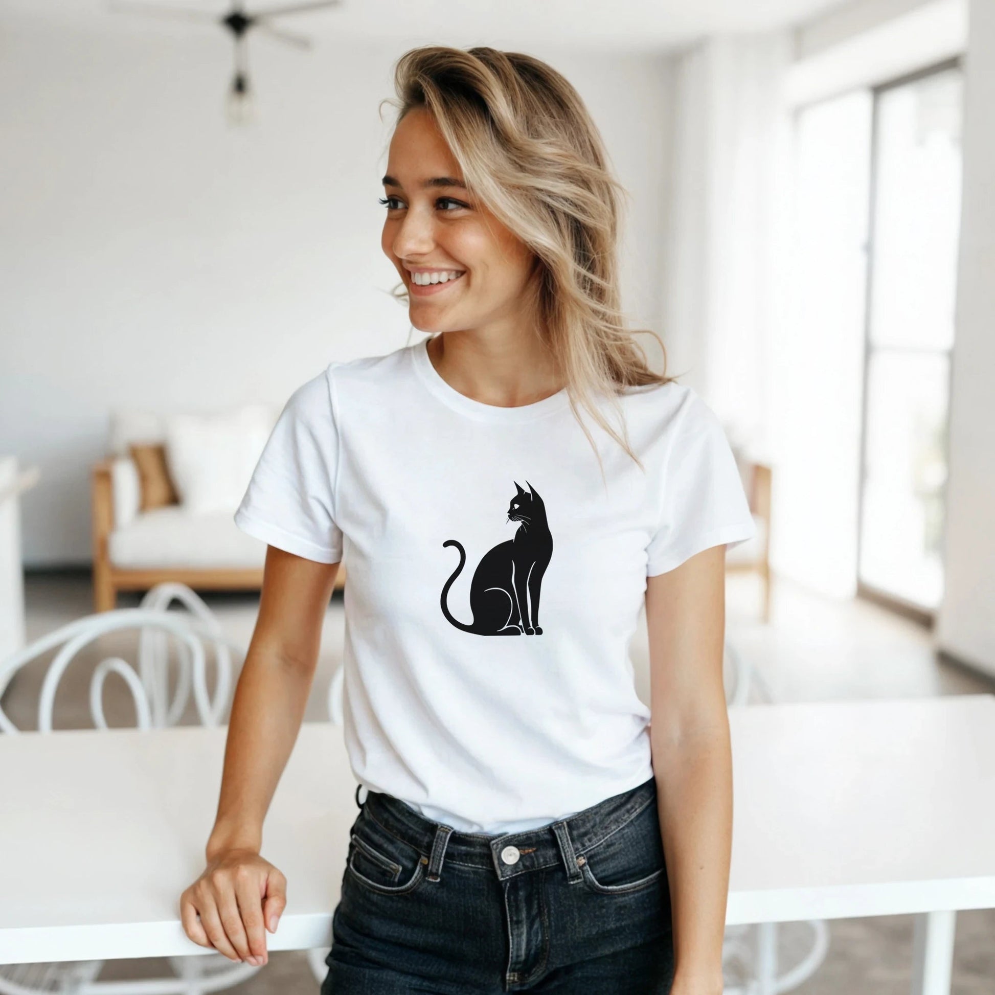 Svart katt | Dame t - skjorte med klassisk passform - Print Material - Iskyns.no